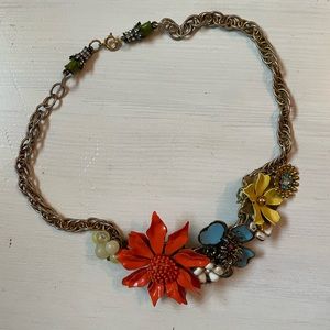 Gorgeous Vintage Floral Necklace